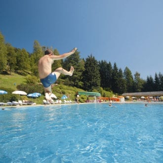 Schwimmen im Sommerurlaub in Radstadt, Salzburger Land