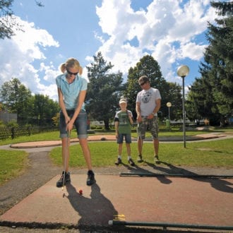 Minigolf im Sommerurlaub in Radstadt, Salzburger Land